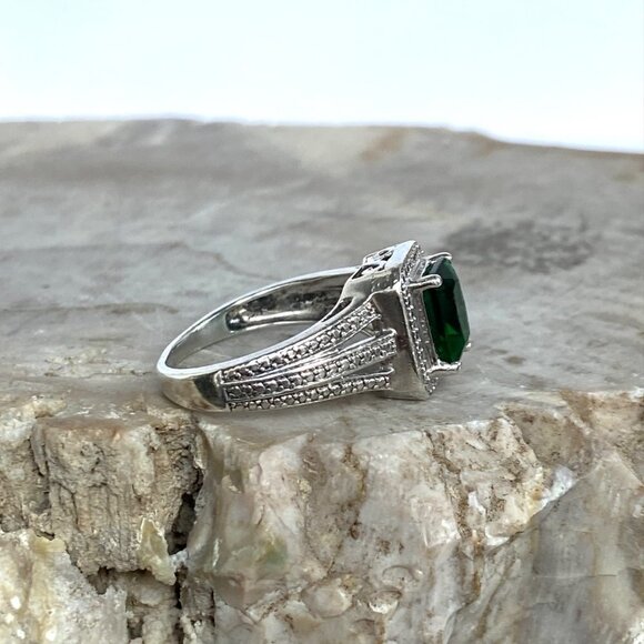 Sterling Silver 925 Rectangular Prong Set Green Emerald Glass Ring Sz 6.75 - Picture 16 of 16